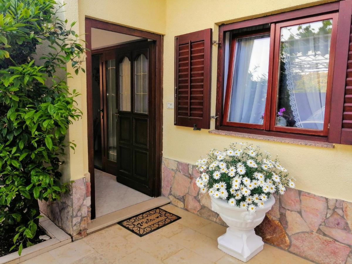 T&D Apartmani Пула Екстериор снимка