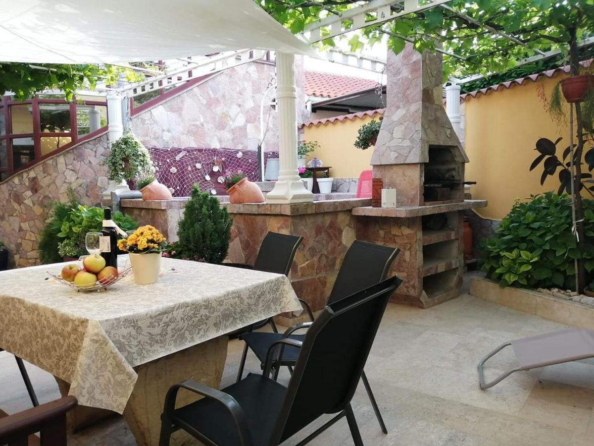 T&D Apartmani Пула Екстериор снимка