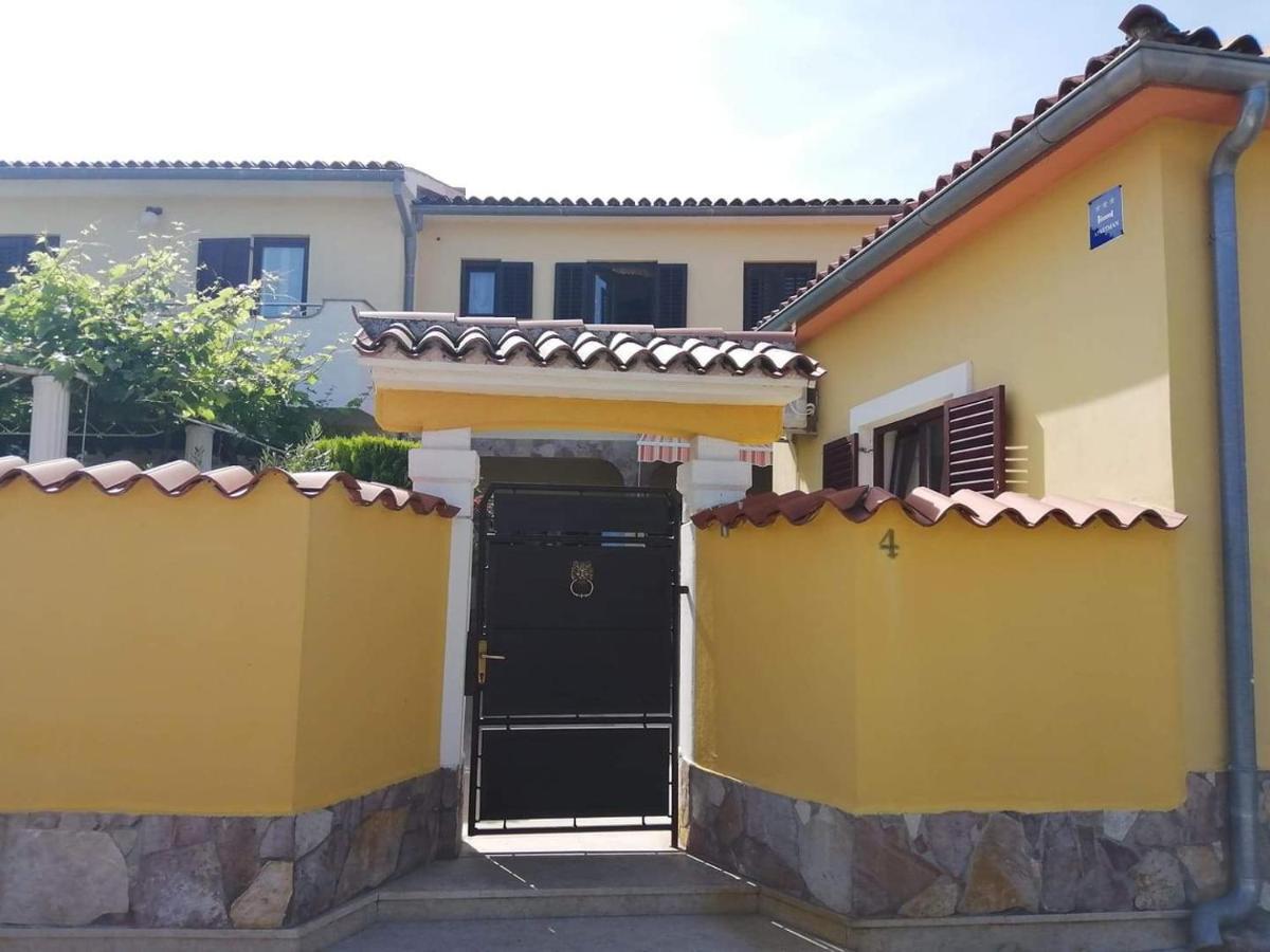 T&D Apartmani Пула Екстериор снимка
